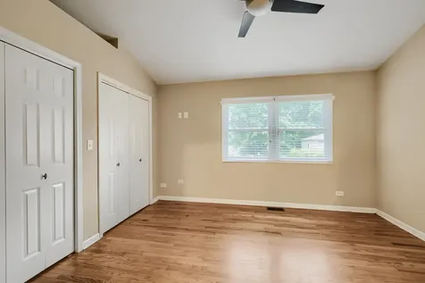 17 Willow Street Algonquin IL 60102