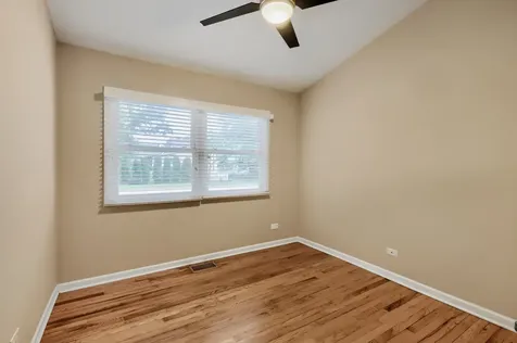 17 Willow Street Algonquin IL 60102