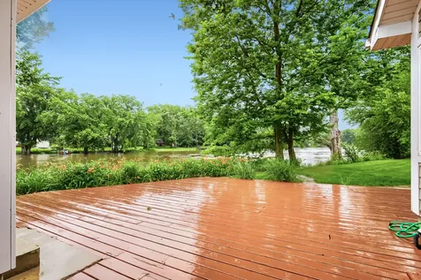 17 Willow Street Algonquin IL 60102