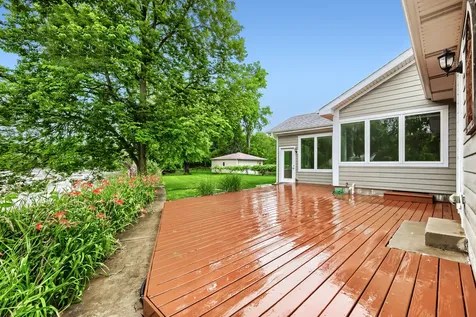 17 Willow Street Algonquin IL 60102
