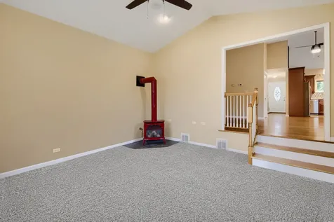 17 Willow Street Algonquin IL 60102
