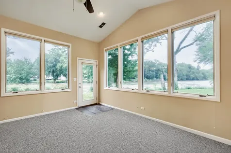 17 Willow Street Algonquin IL 60102