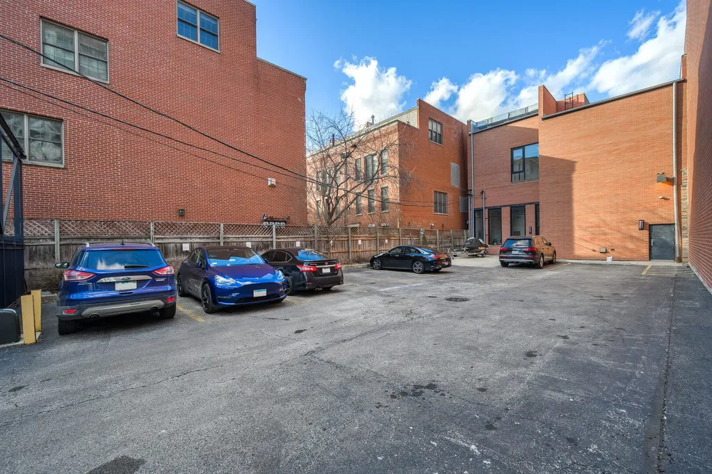 1219 West Madison Street Chicago IL 60607