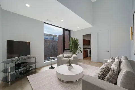 1219 West Madison Street Chicago IL 60607