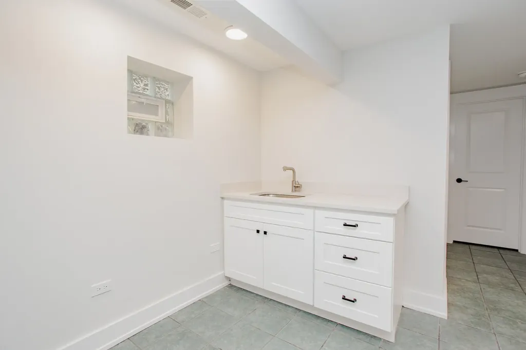 5509 North Central Avenue Chicago IL 60630