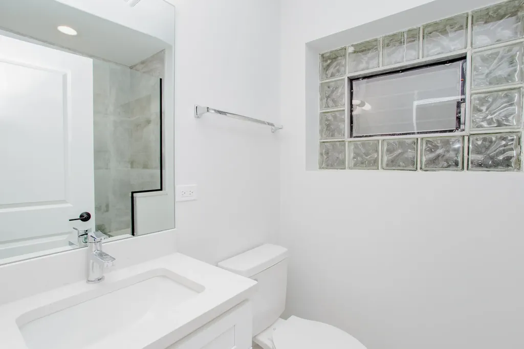 5509 North Central Avenue Chicago IL 60630
