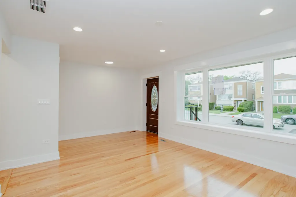 5509 North Central Avenue Chicago IL 60630
