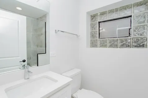 5509 North Central Avenue Chicago IL 60630
