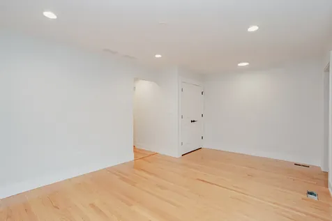 5509 North Central Avenue Chicago IL 60630