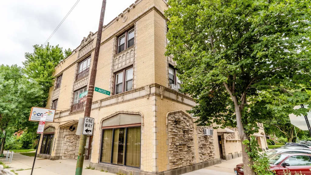 4004 North Avers Avenue Chicago IL 60618