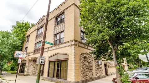 4004 North Avers Avenue Chicago IL 60618