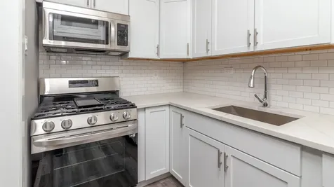 4004 North Avers Avenue Chicago IL 60618