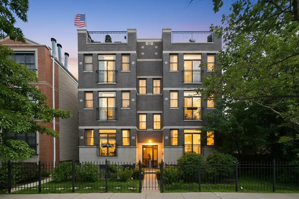1109 West Cornelia Avenue Chicago IL 60657