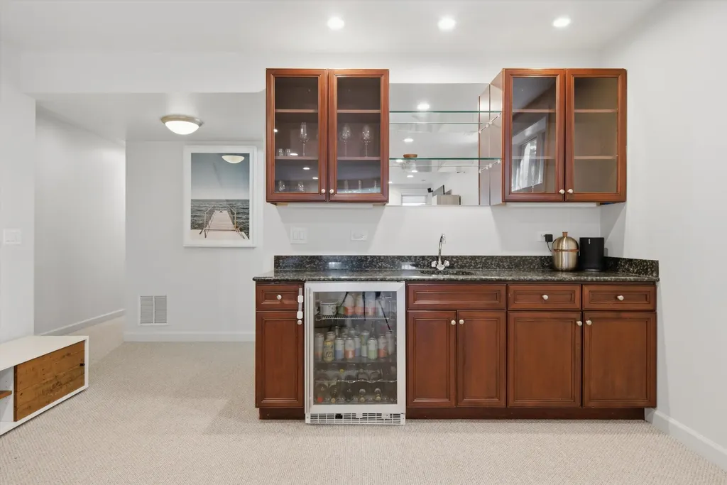 1109 West Cornelia Avenue Chicago IL 60657
