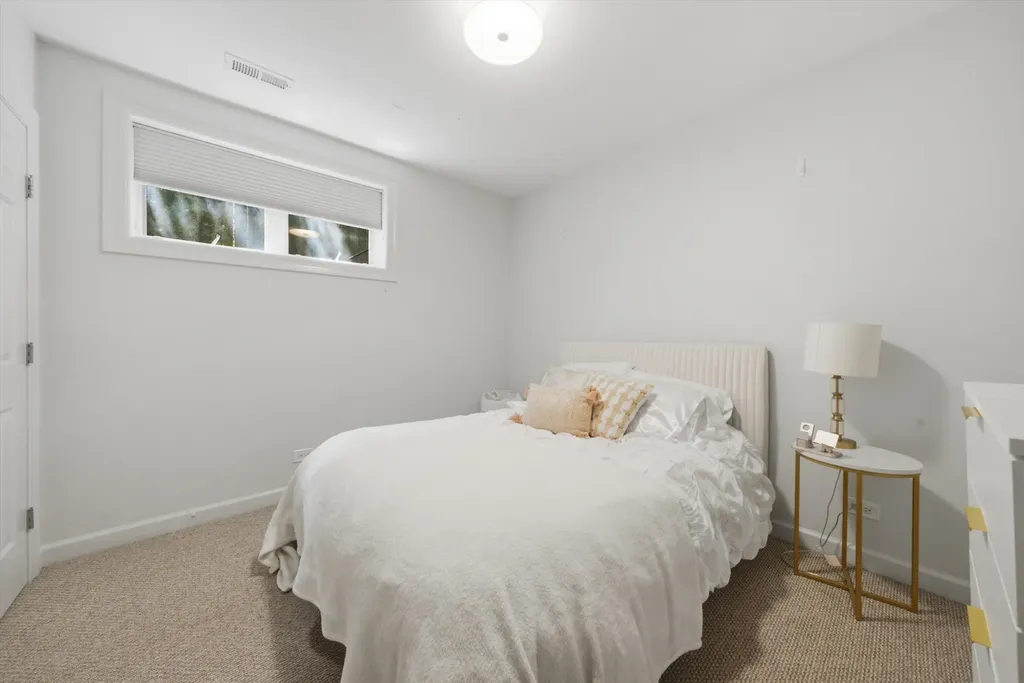 1109 West Cornelia Avenue Chicago IL 60657