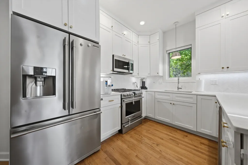 1109 West Cornelia Avenue Chicago IL 60657