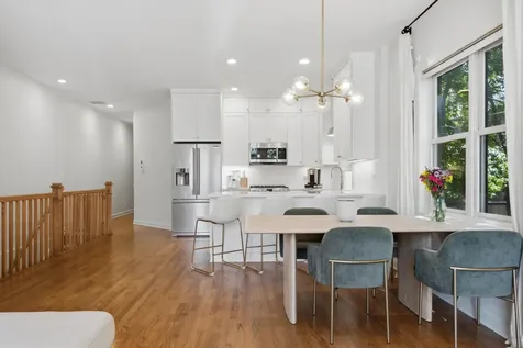 1109 West Cornelia Avenue Chicago IL 60657