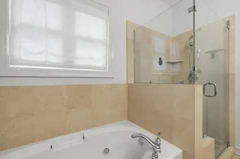 1109 West Cornelia Avenue Chicago IL 60657