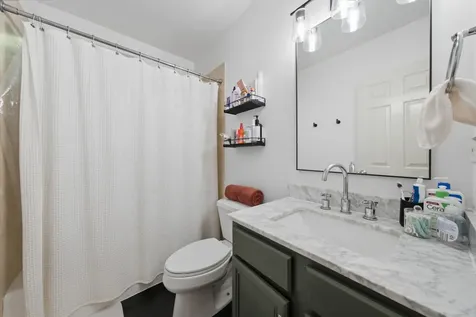 1109 West Cornelia Avenue Chicago IL 60657
