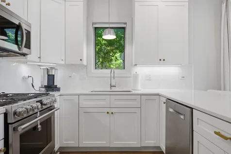 1109 West Cornelia Avenue Chicago IL 60657