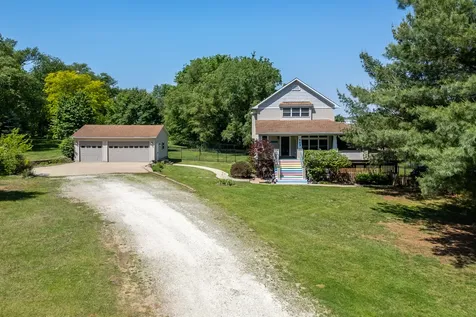 463 40TH Street East Moline IL 61244