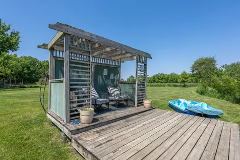 463 40TH Street East Moline IL 61244