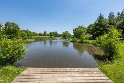 463 40TH Street East Moline IL 61244