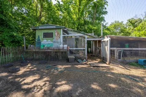 463 40TH Street East Moline IL 61244