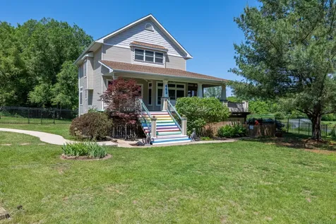 463 40TH Street East Moline IL 61244