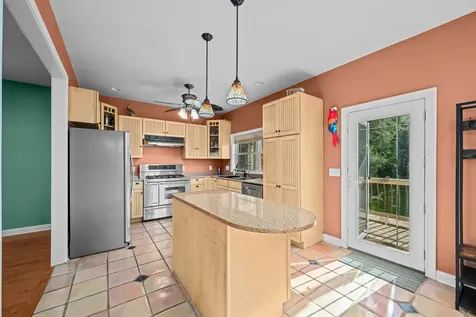 463 40TH Street East Moline IL 61244