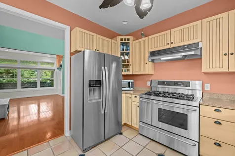 463 40TH Street East Moline IL 61244