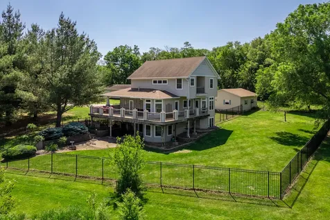 463 40TH Street East Moline IL 61244