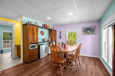 463 40TH Street East Moline IL 61244