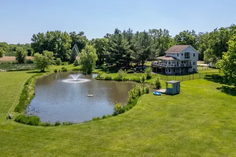 463 40TH Street East Moline IL 61244