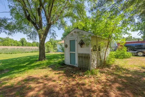 463 40TH Street East Moline IL 61244