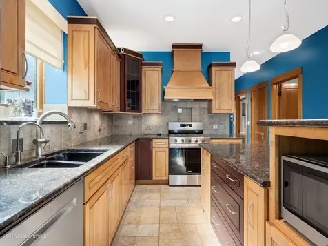 6427 27TH Place Berwyn IL 60402