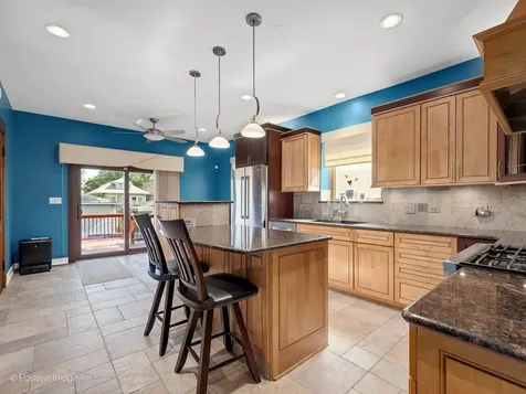 6427 27TH Place Berwyn IL 60402
