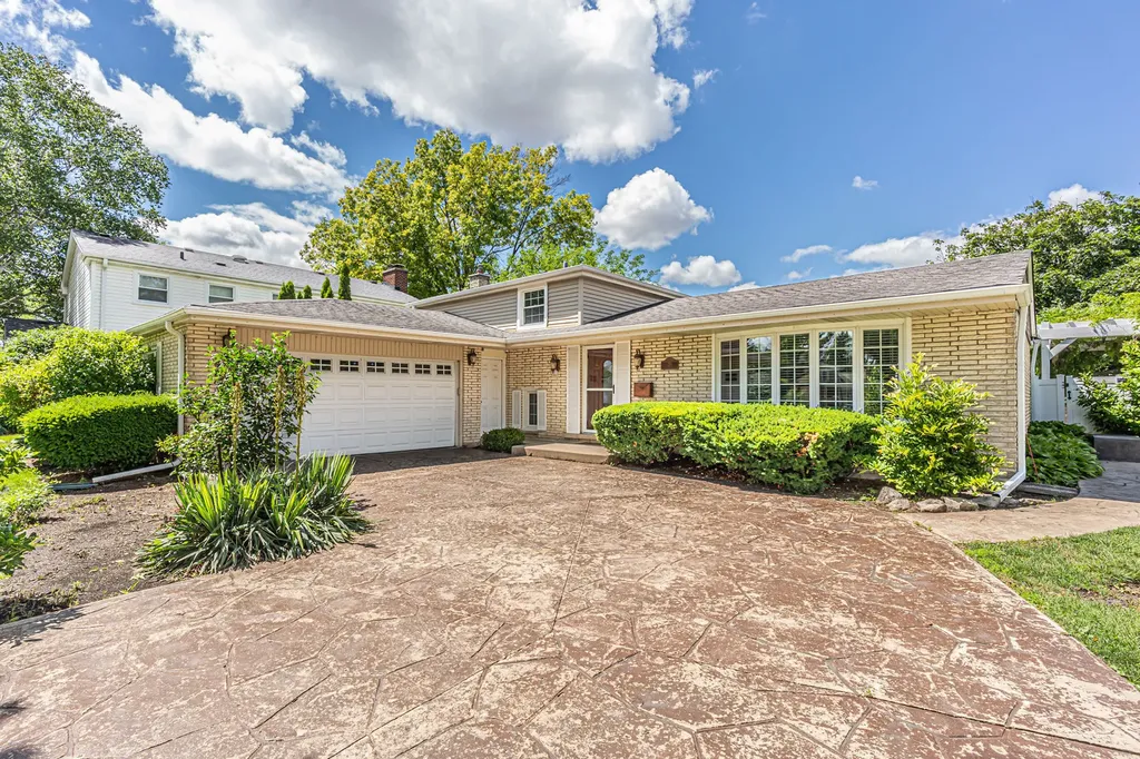 210 West Pickwick Road Arlington Heights IL 60005