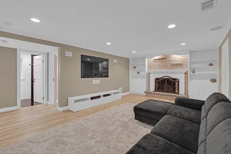 210 West Pickwick Road Arlington Heights IL 60005