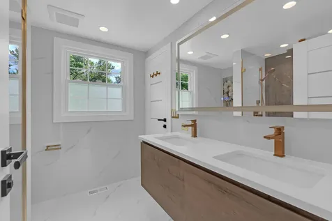 210 West Pickwick Road Arlington Heights IL 60005