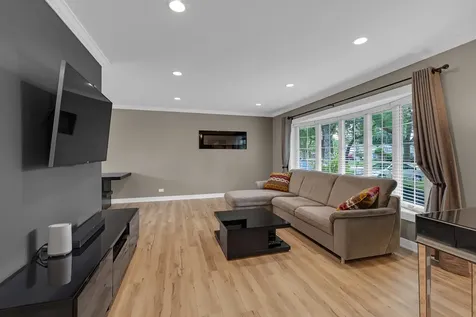 210 West Pickwick Road Arlington Heights IL 60005