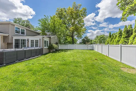 210 West Pickwick Road Arlington Heights IL 60005