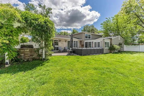 210 West Pickwick Road Arlington Heights IL 60005