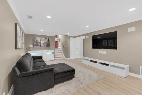 210 West Pickwick Road Arlington Heights IL 60005