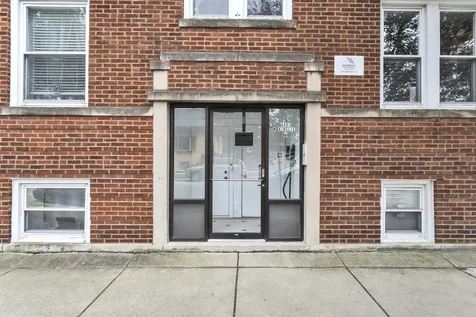 4441 West Ainslie Street Chicago IL 60630