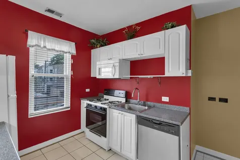 4441 West Ainslie Street Chicago IL 60630