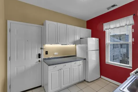 4441 West Ainslie Street Chicago IL 60630
