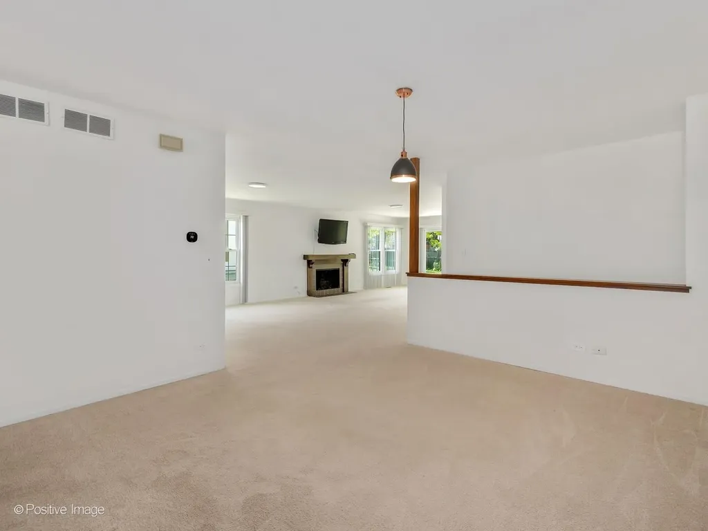 1039 Oakview Drive Wheaton IL 60187