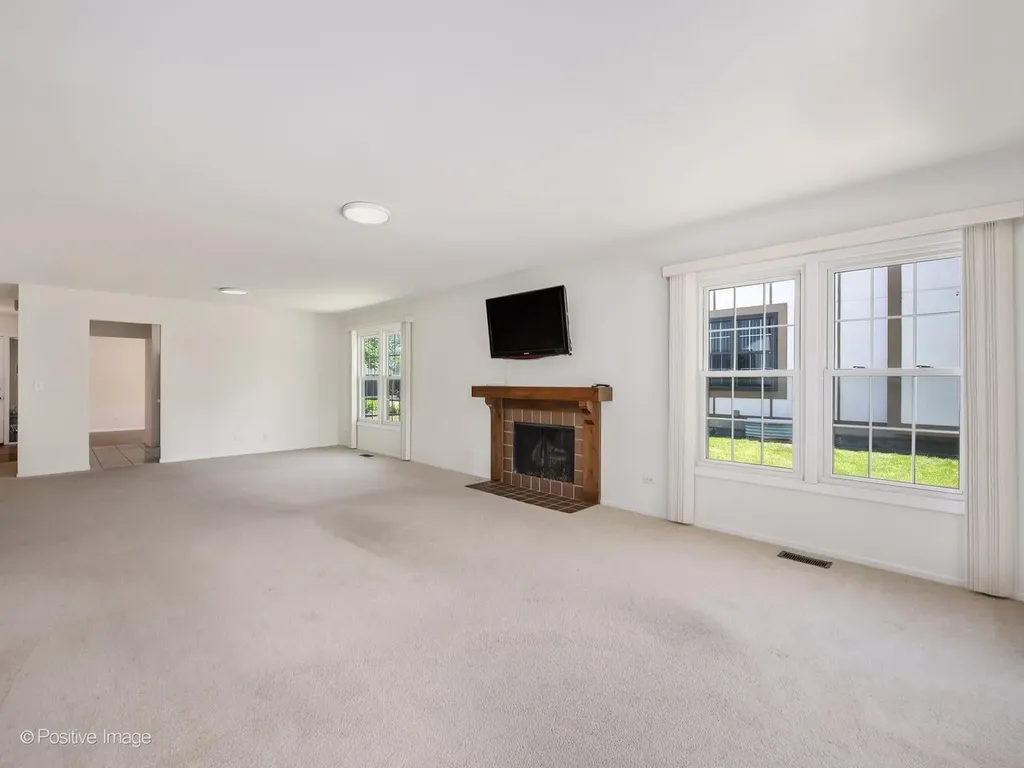 1039 Oakview Drive Wheaton IL 60187