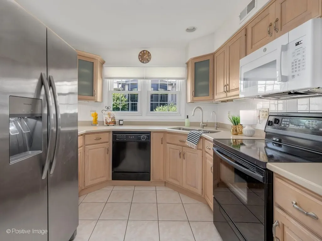1039 Oakview Drive Wheaton IL 60187